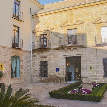 Hotel Palacio De Ubeda 5 G.L Εξωτερικό φωτογραφία The courtyard of the museum