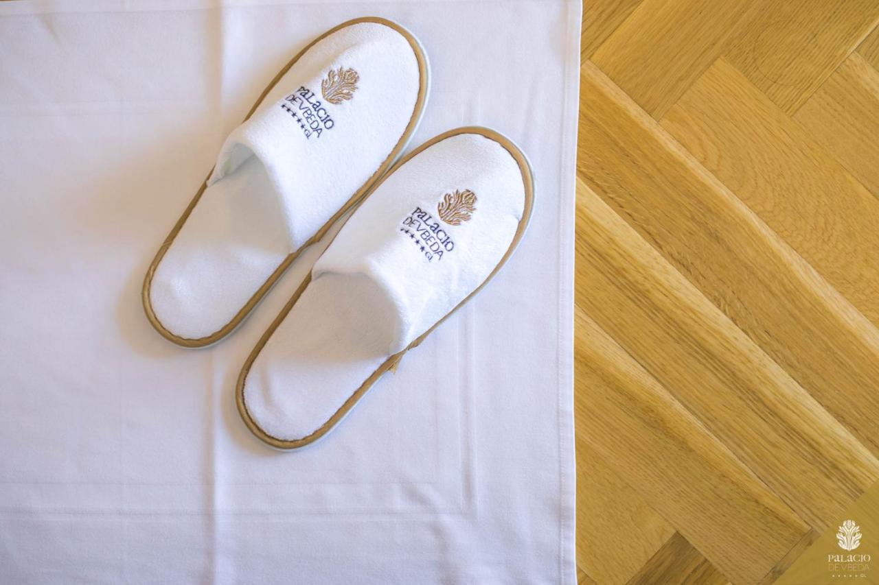 Hotel Palacio De Ubeda 5 G.L Εξωτερικό φωτογραφία Slippers