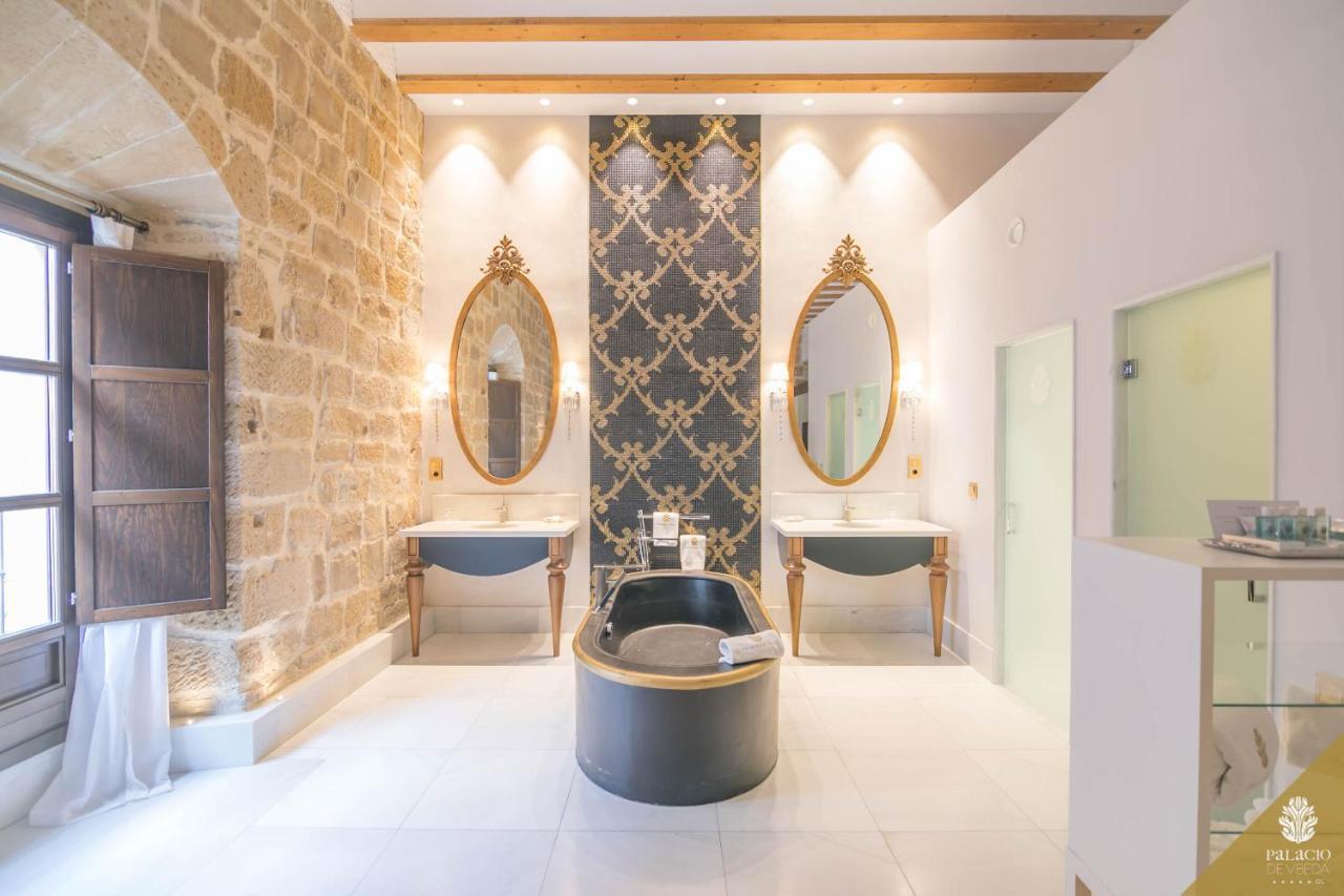 Hotel Palacio De Ubeda 5 G.L Εξωτερικό φωτογραφία Bathroom