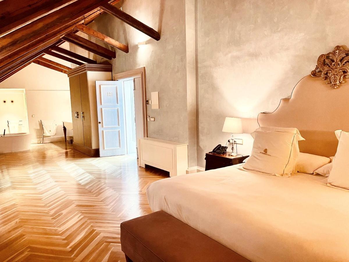 Hotel Palacio De Ubeda 5 G.L Εξωτερικό φωτογραφία Suite at the Hotel