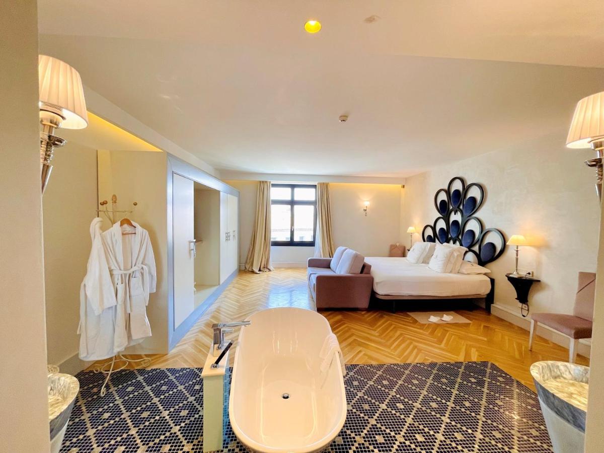 Hotel Palacio De Ubeda 5 G.L Εξωτερικό φωτογραφία Suite at the Hotel du Vin, Cheltenham