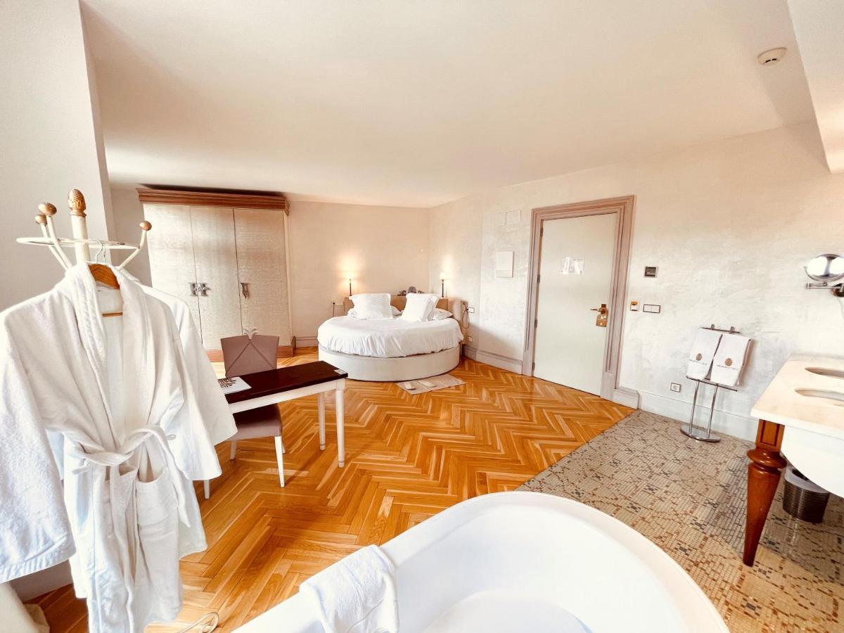 Hotel Palacio De Ubeda 5 G.L Εξωτερικό φωτογραφία A suite at the Hotel de la Paix