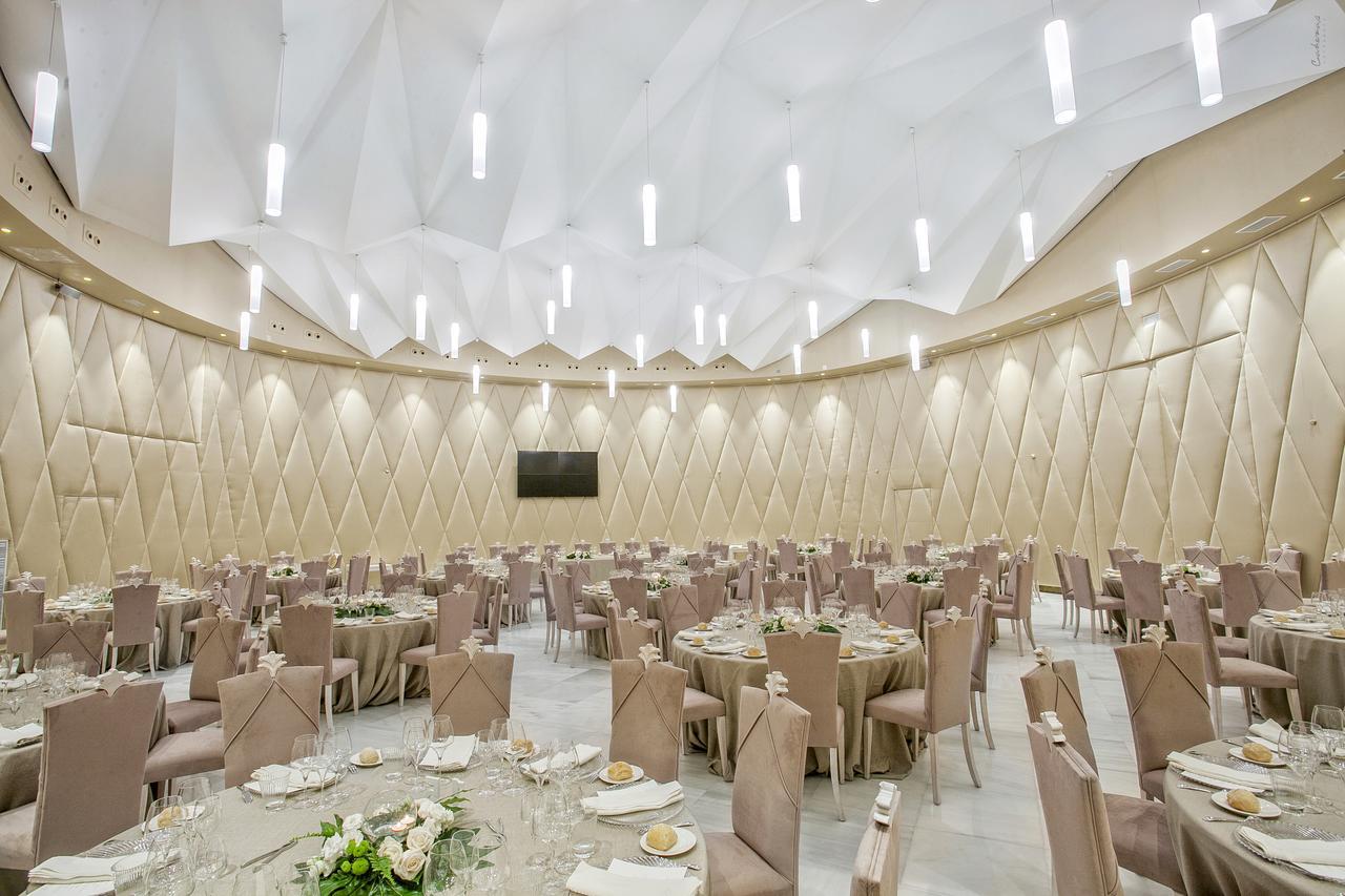 Hotel Palacio De Ubeda 5 G.L Εξωτερικό φωτογραφία The interior of the ballroom